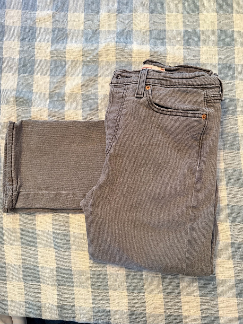 Levi’s wedgie straight 28x28 light gray